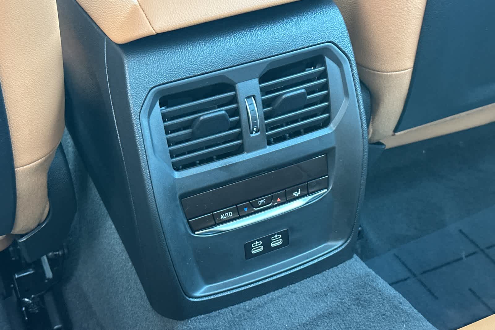 Thumbnail: 2026 BMW 3 Series - 16