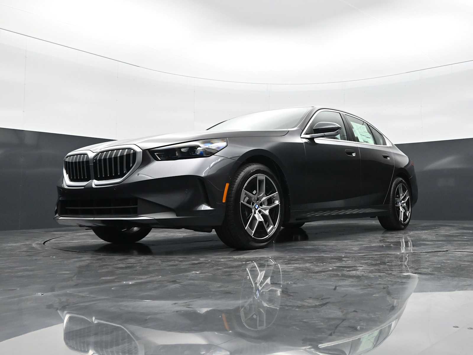 Thumbnail: 2026 BMW 5 Series - 25