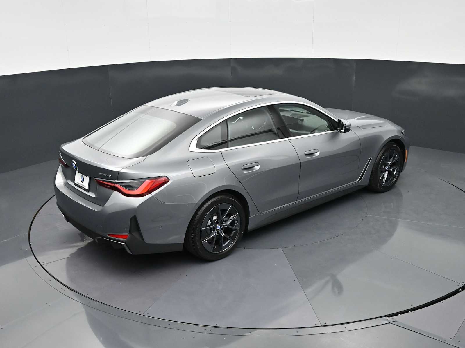 Thumbnail: 2026 BMW i4 - 21
