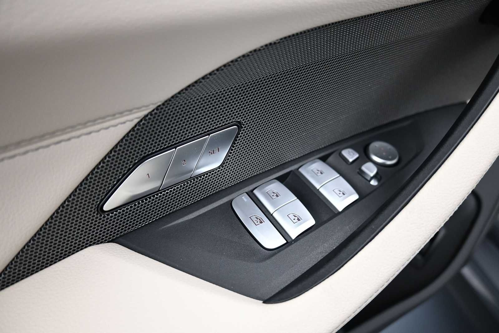 Thumbnail: 2026 BMW i4 - 9