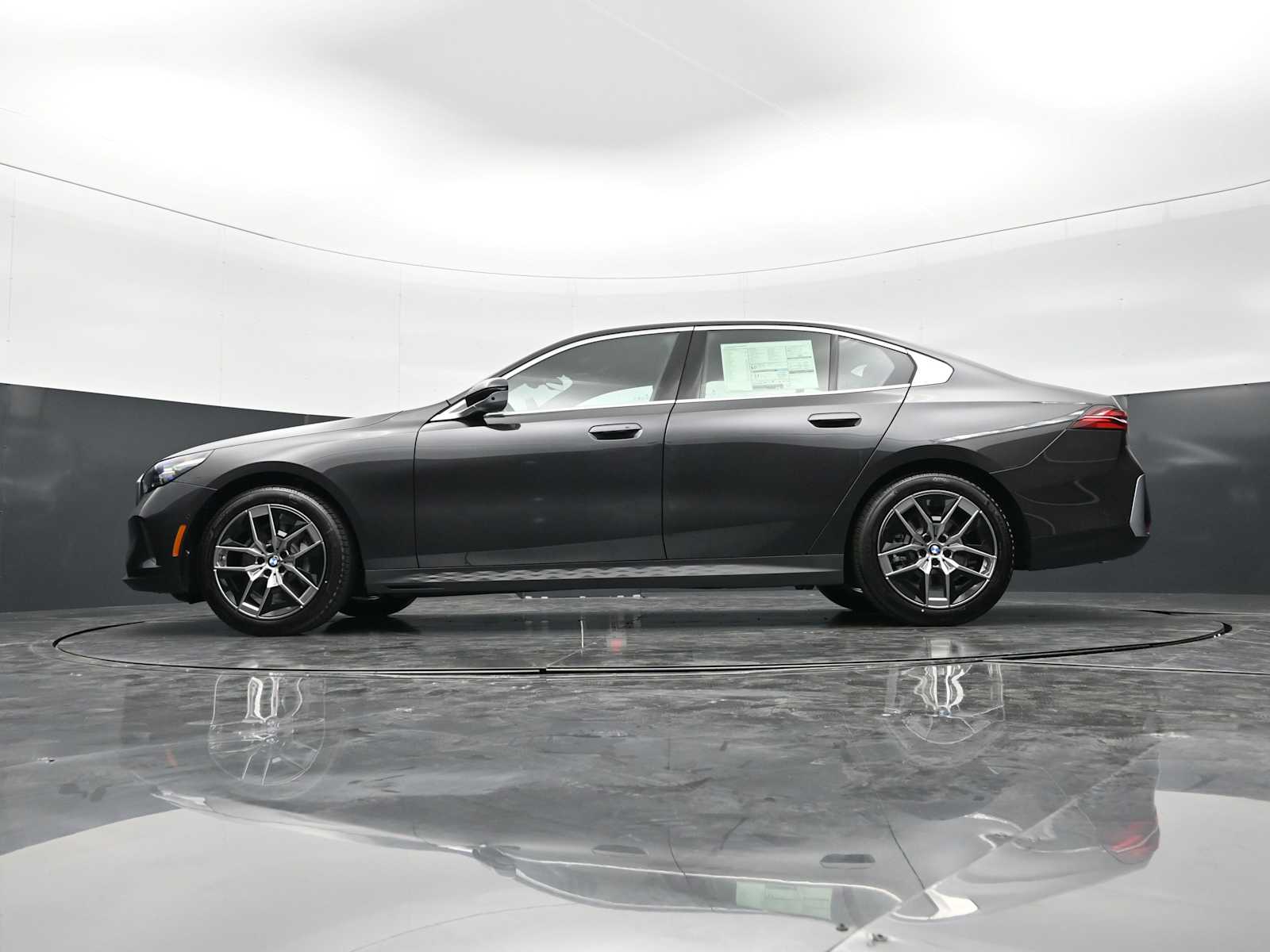 Thumbnail: 2026 BMW 5 Series - 31