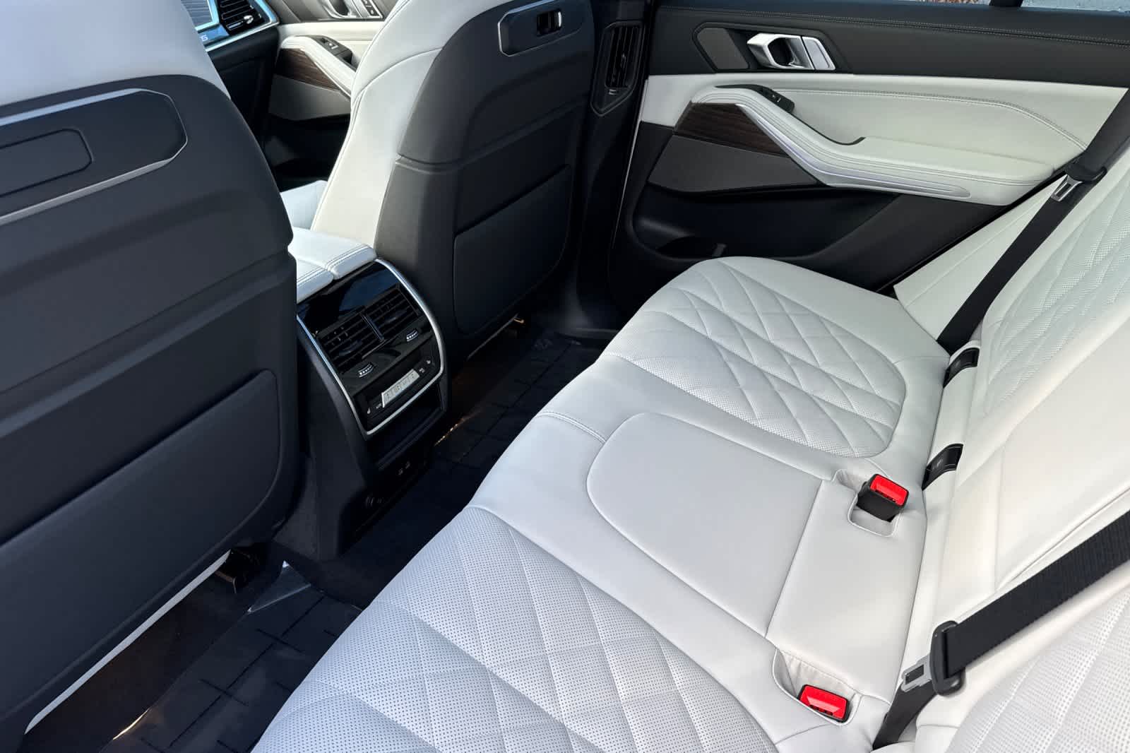 Thumbnail: 2026 BMW X5 - 4