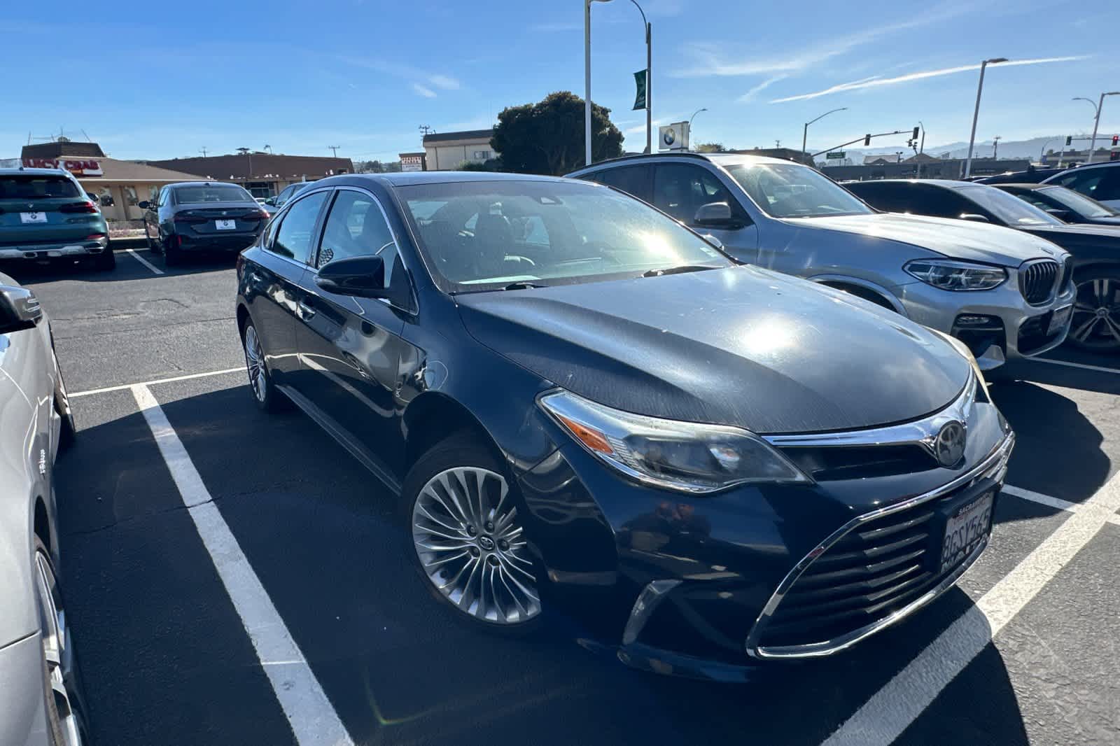 2017 Toyota Avalon Limited photo 3
