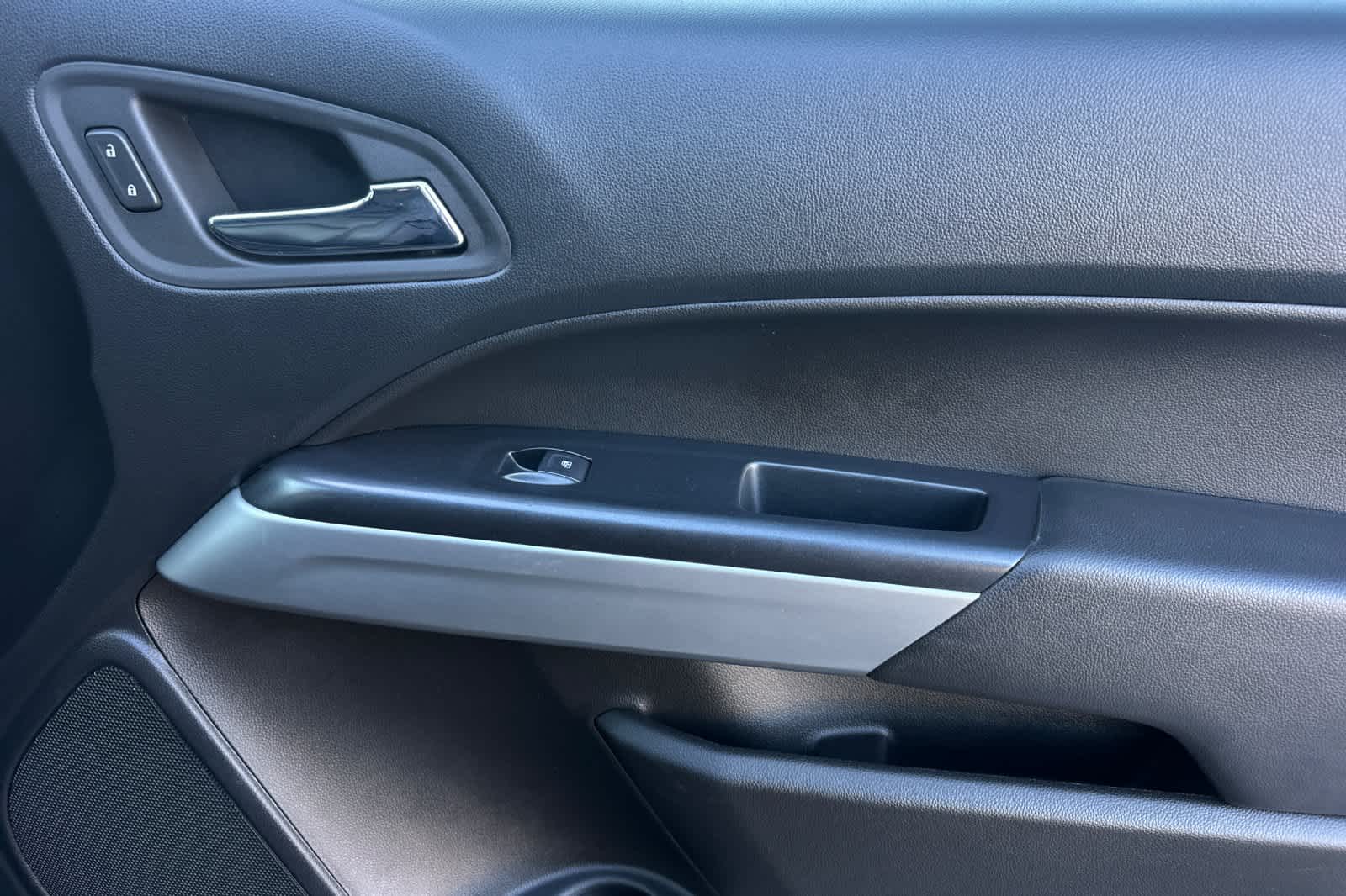 Thumbnail: 2022 Chevrolet Colorado - 18