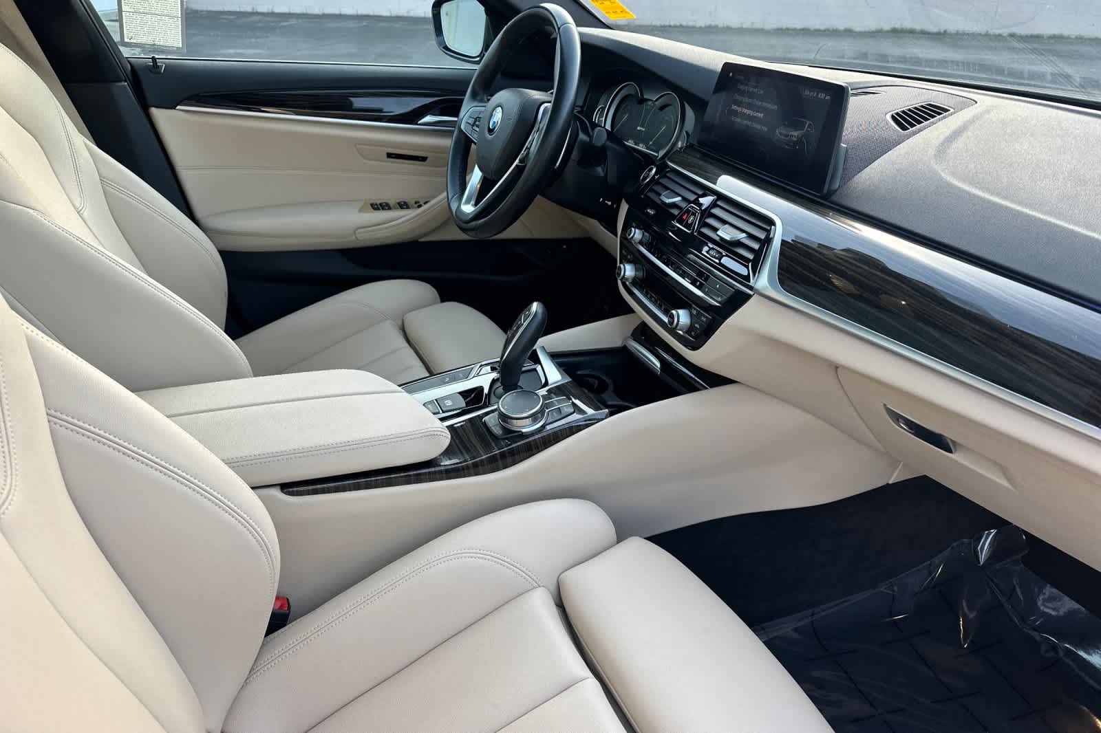 Thumbnail: 2019 BMW 5 Series - 16