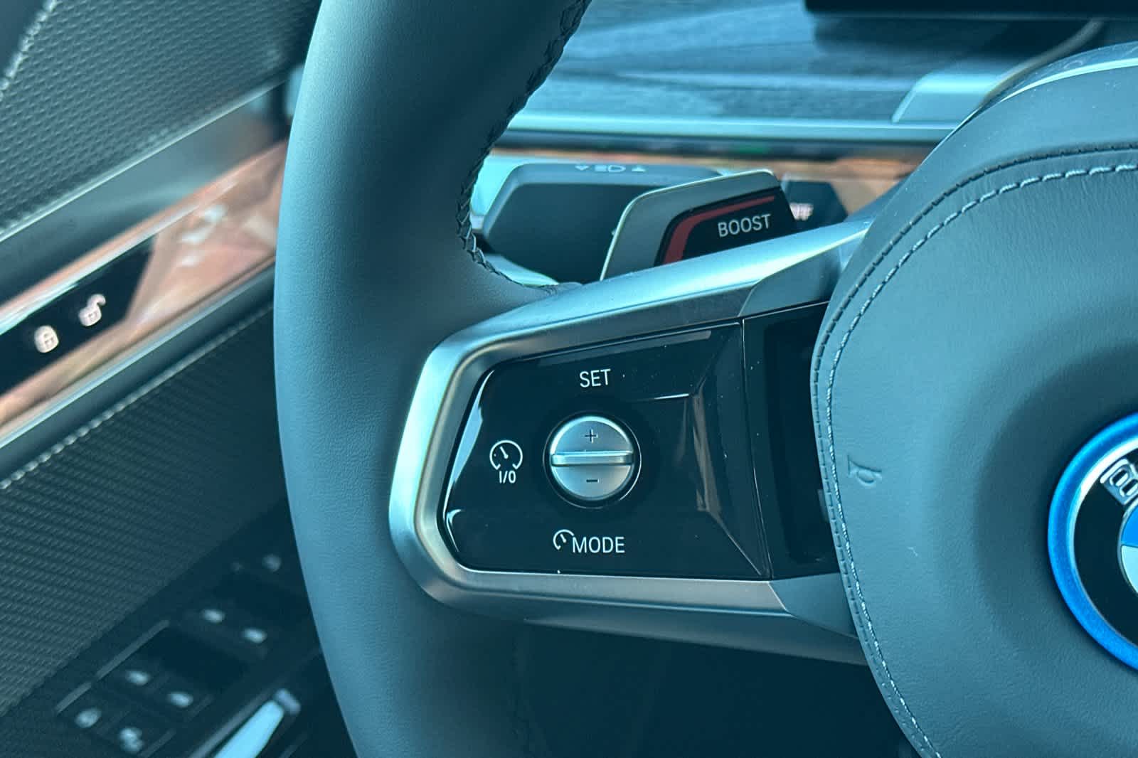 Thumbnail: 2025 BMW i7 - 26