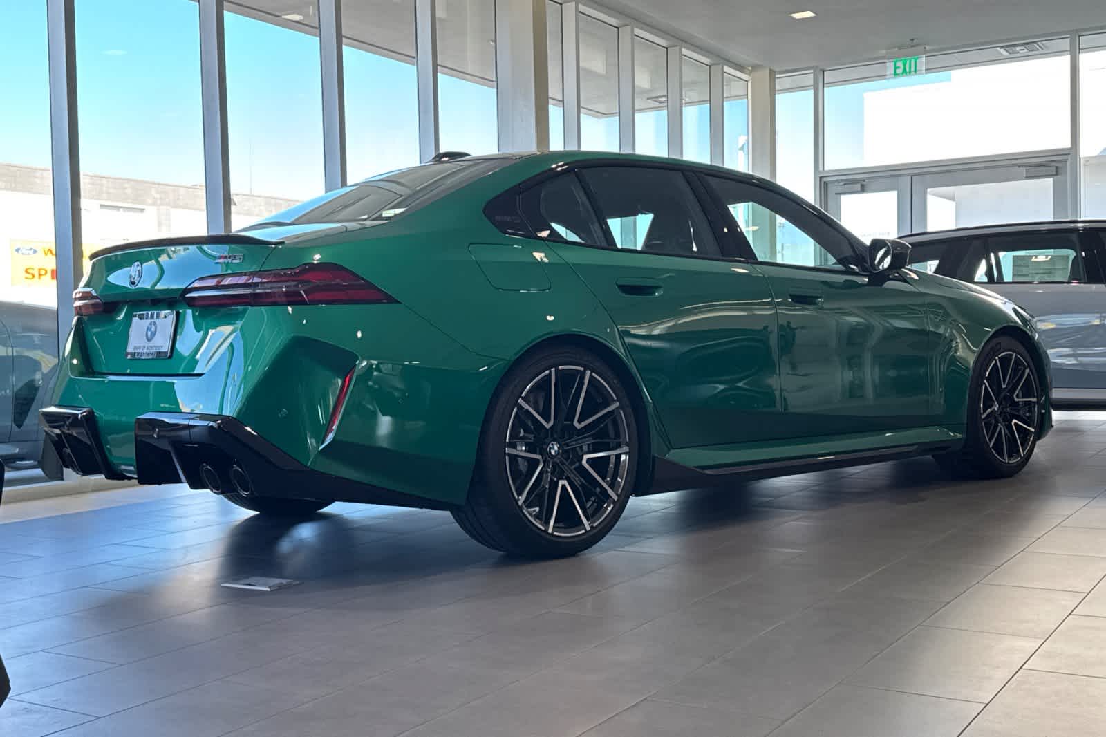 Thumbnail: 2026 BMW M5 - 2