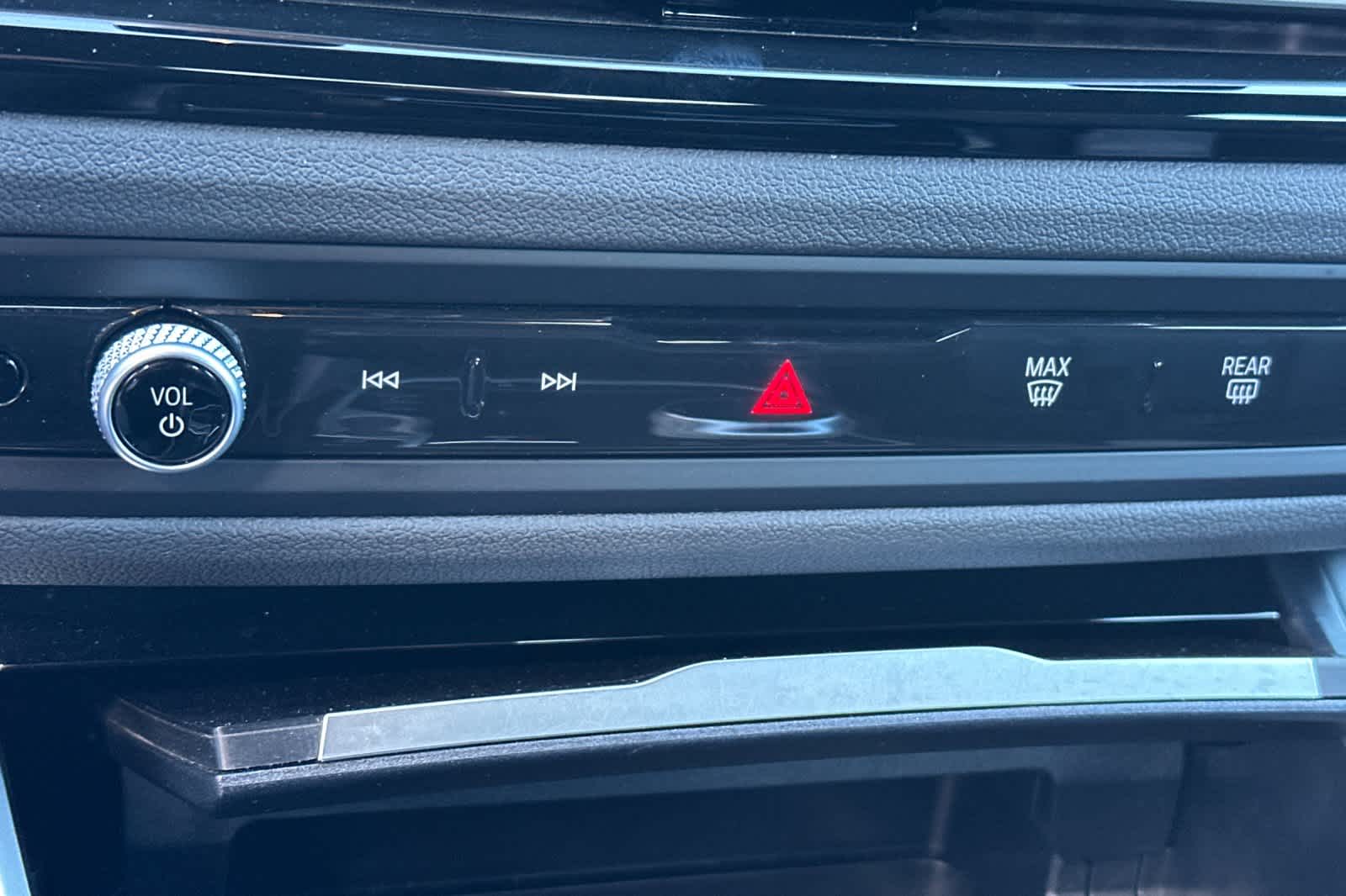 Thumbnail: 2023 BMW 3 Series - 24