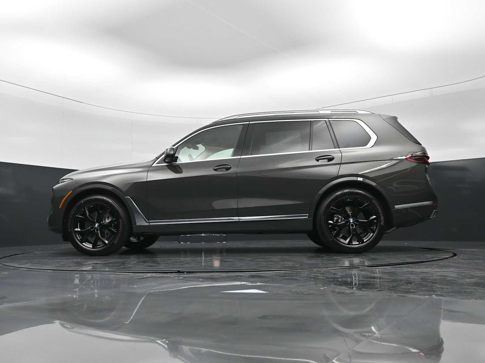 Thumbnail: 2027 BMW X7 - 33