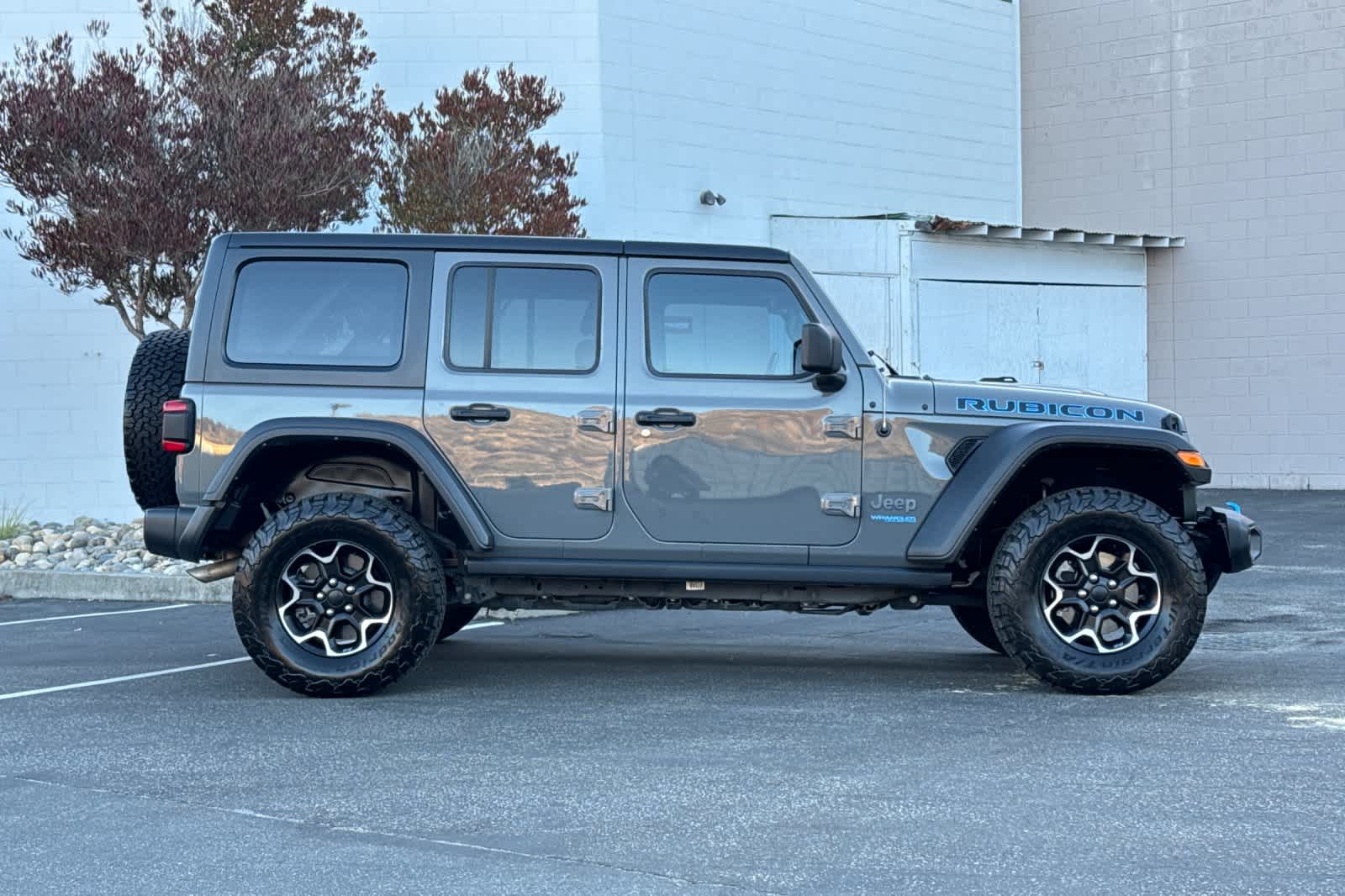 Thumbnail: 2021 Jeep Wrangler - 6