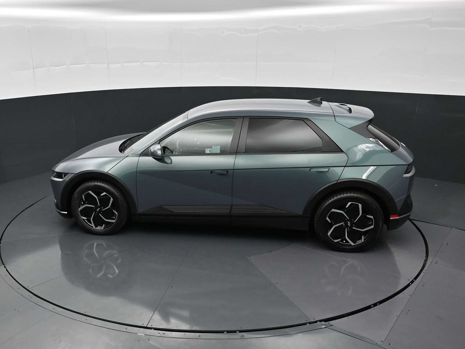 2024 Hyundai IONIQ 5 SE - Photo 28