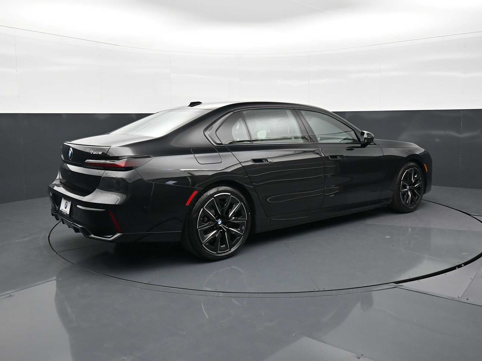 Thumbnail: 2026 BMW 7 Series - 5