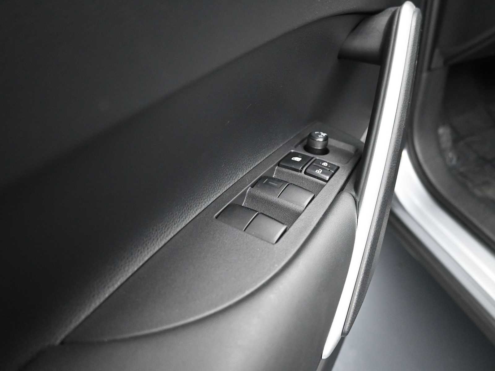 Thumbnail: 2025 Toyota Corolla Cross - 9