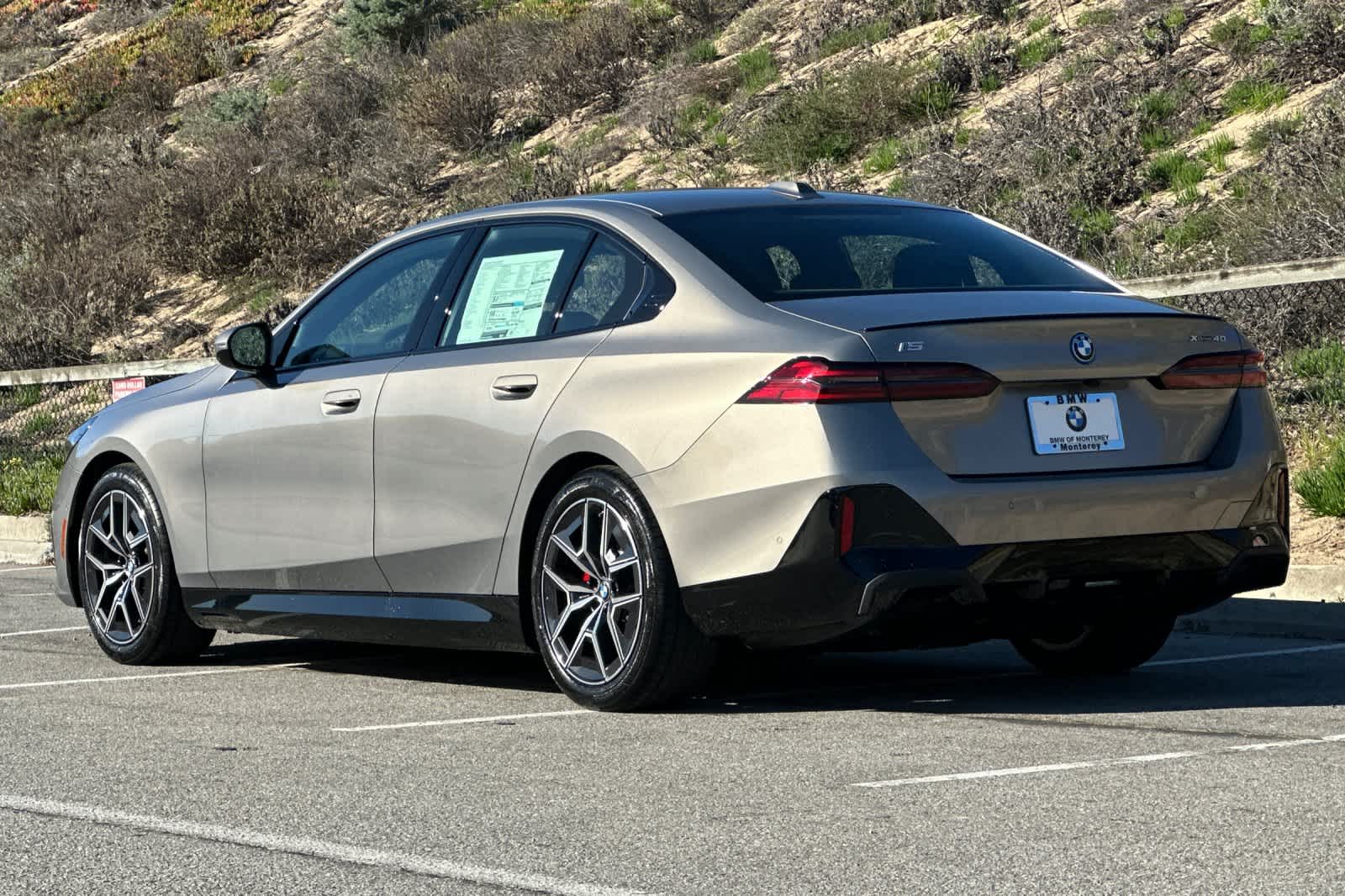 Thumbnail: 2026 BMW i5 - 6