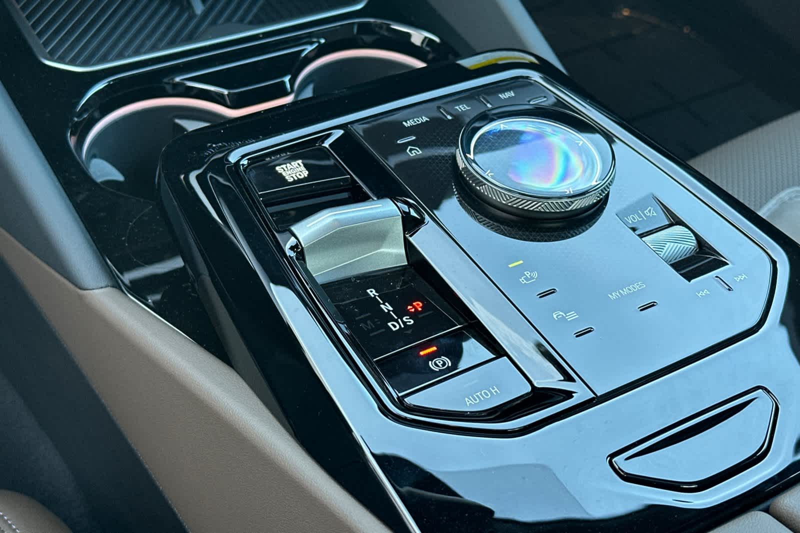 Thumbnail: 2026 BMW 5 Series - 25