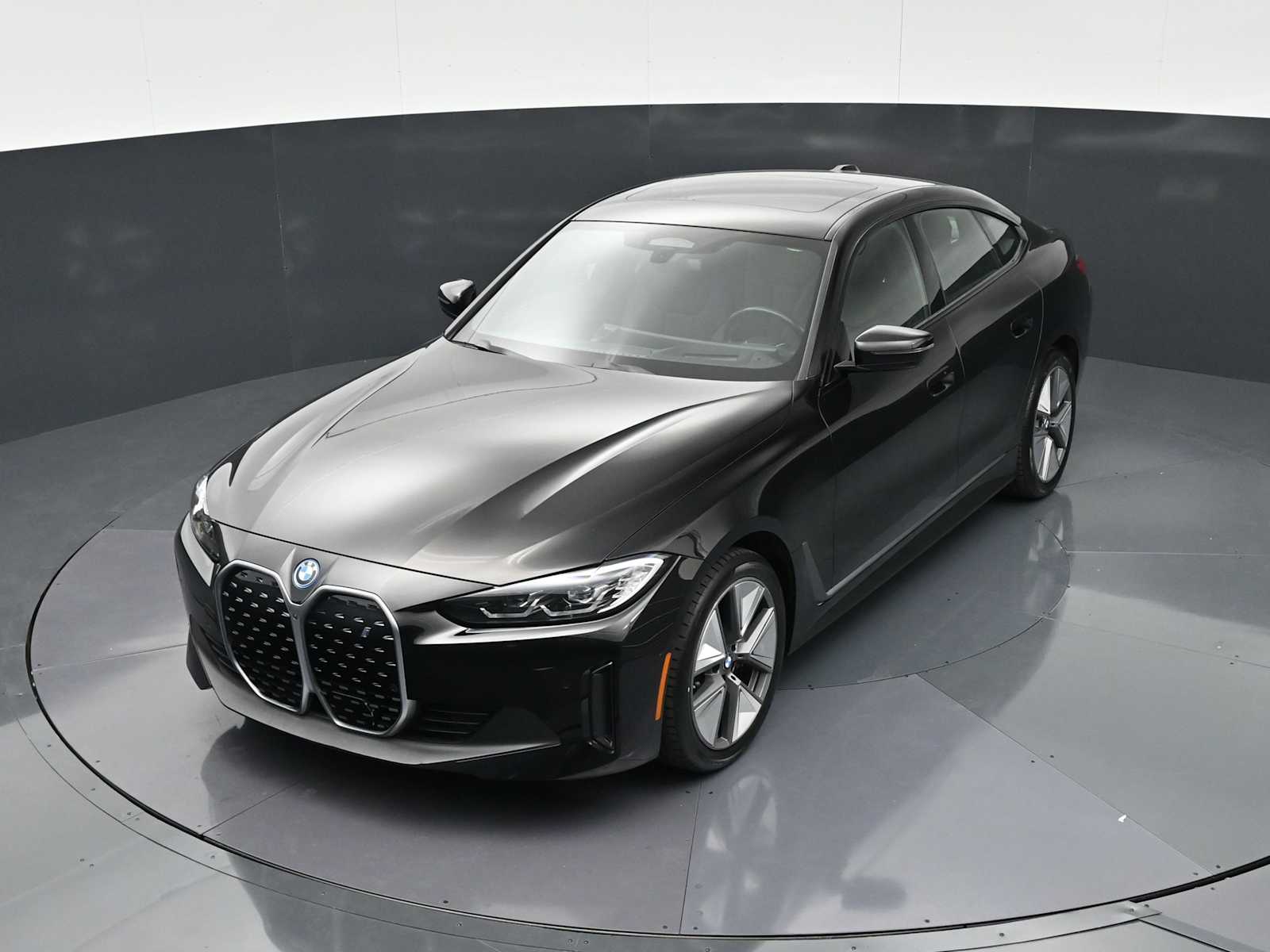 Thumbnail: 2023 BMW i4 - 16