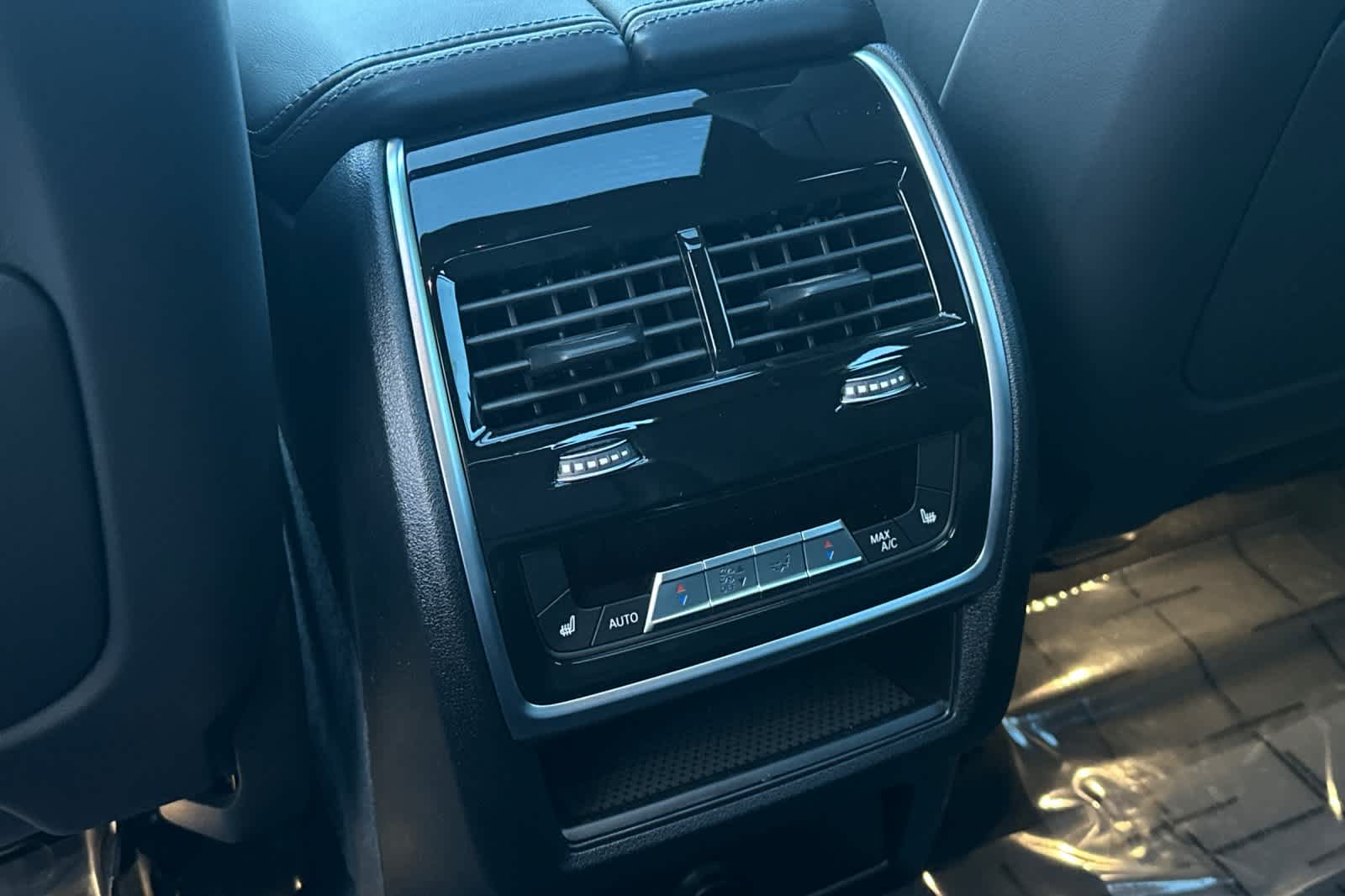 Thumbnail: 2026 BMW X6 - 16