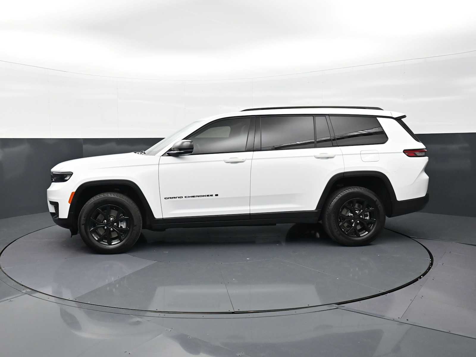 Thumbnail: 2024 Jeep Grand Cherokee L - 8