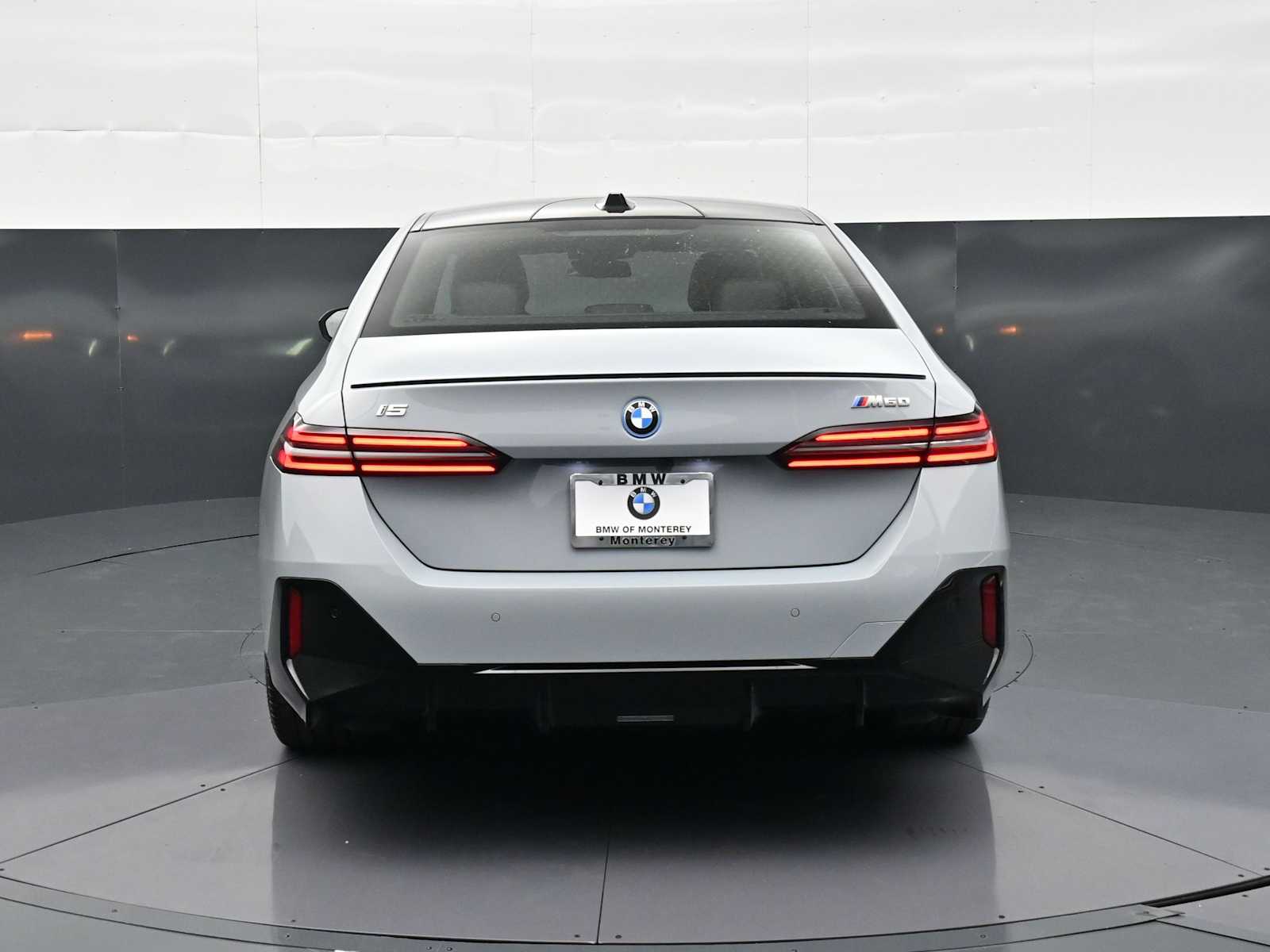 Thumbnail: 2026 BMW i5 - 6