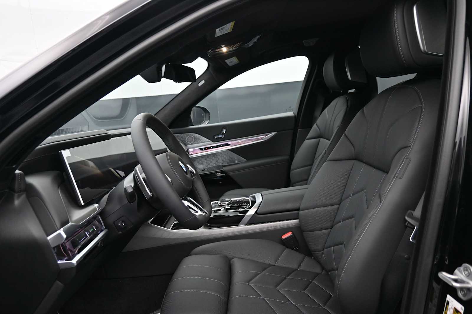 Thumbnail: 2026 BMW 7 Series - 10