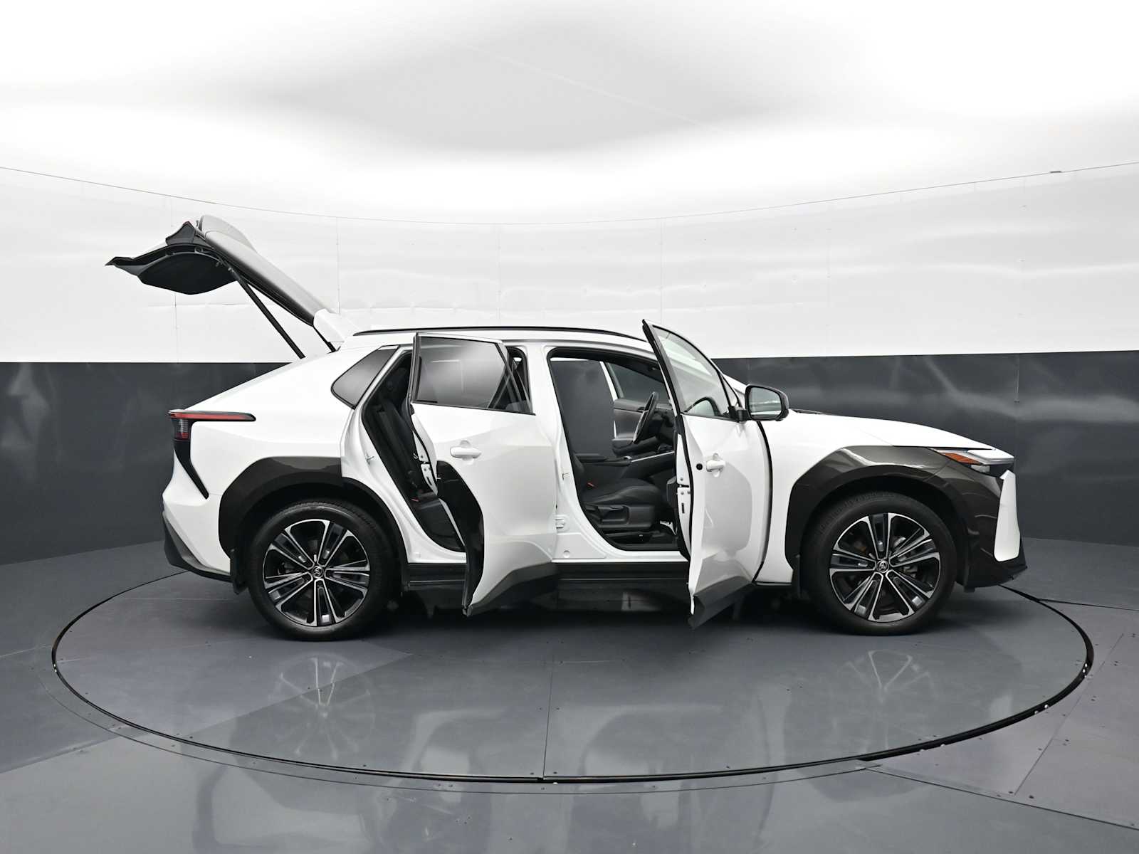 2023 Toyota bZ4X Limited - Photo 38