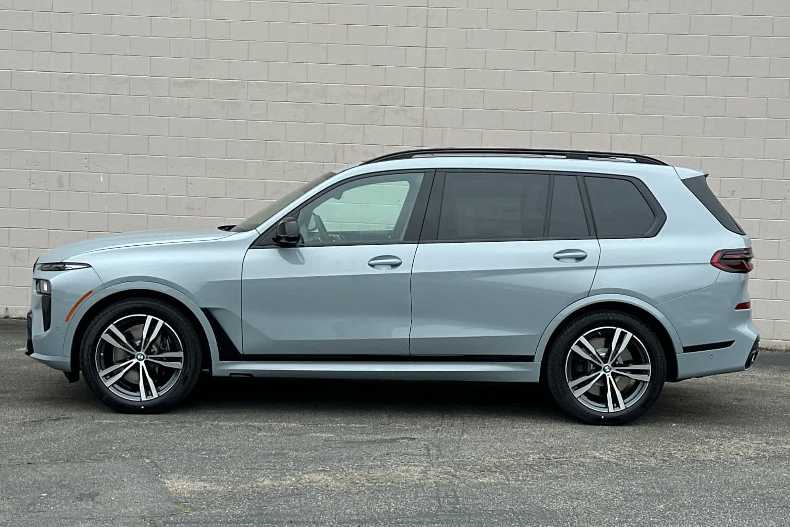 Thumbnail: 2025 BMW X7 - 5