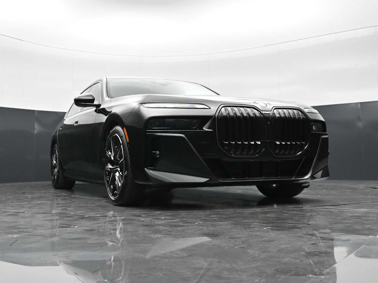 Thumbnail: 2026 BMW 7 Series - 27