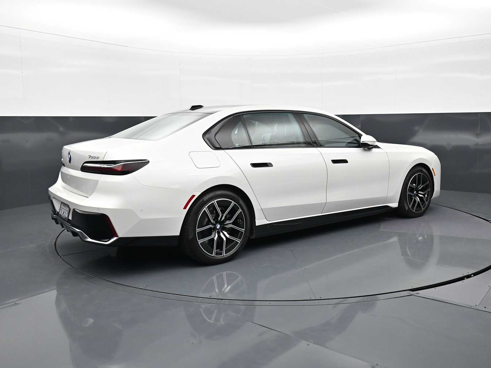 Thumbnail: 2025 BMW 7 Series - 5