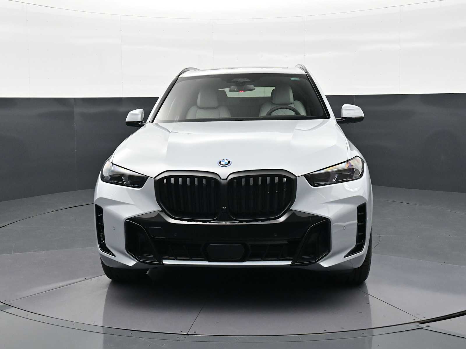 Thumbnail: 2026 BMW X5 - 2