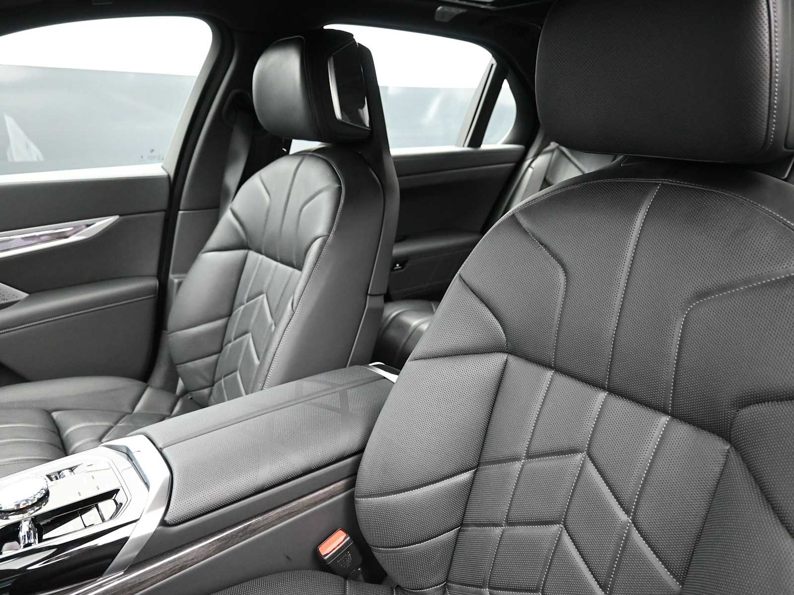 Thumbnail: 2026 BMW 7 Series - 13