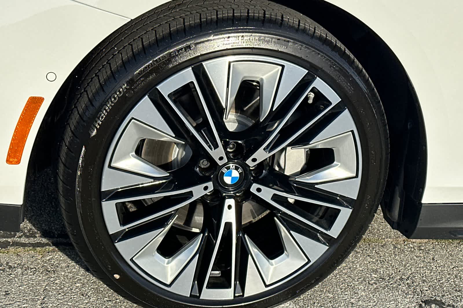 Thumbnail: 2026 BMW 5 Series - 35