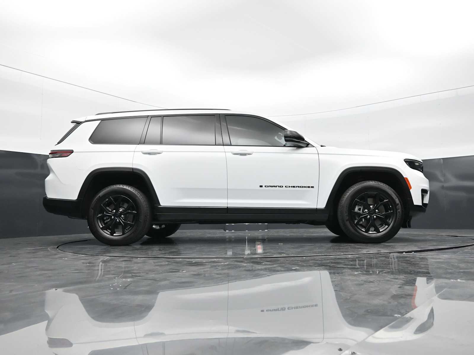 Thumbnail: 2024 Jeep Grand Cherokee L - 29