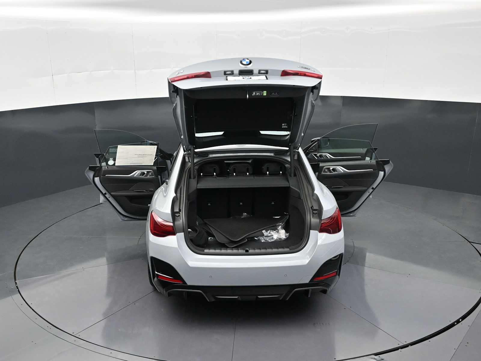 Thumbnail: 2026 BMW i4 - 34