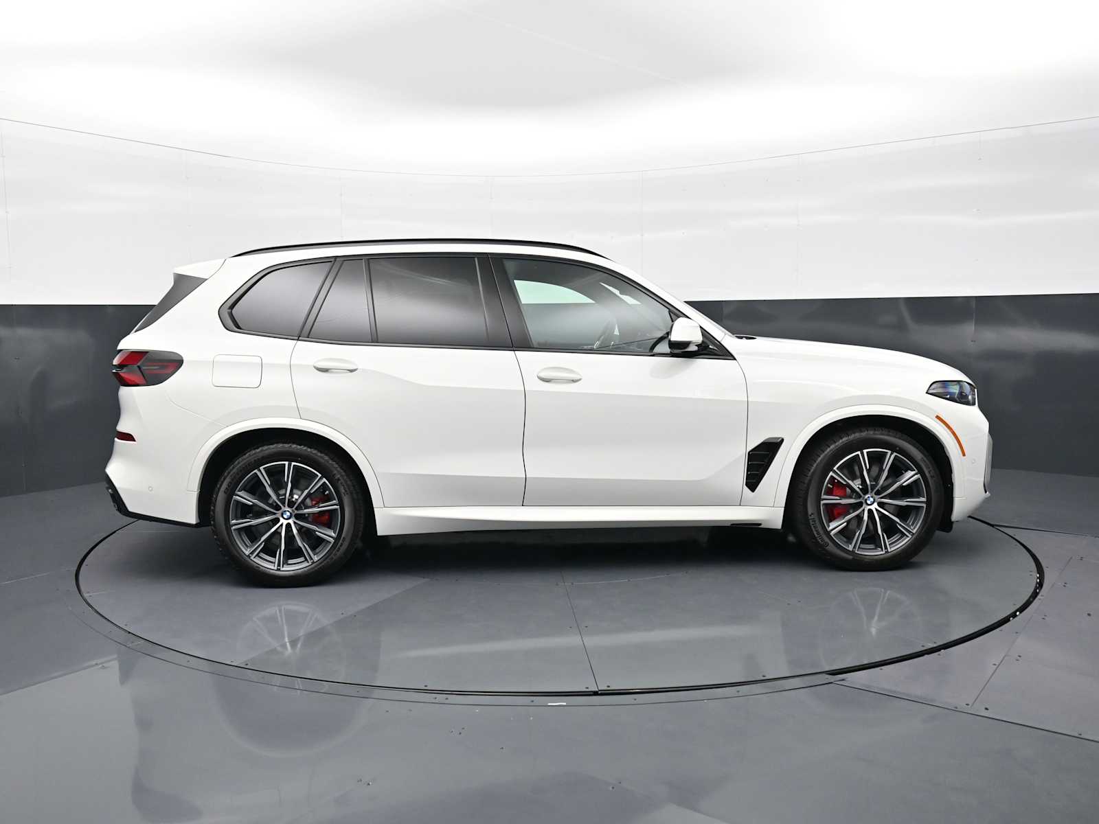 Thumbnail: 2026 BMW X5 - 4