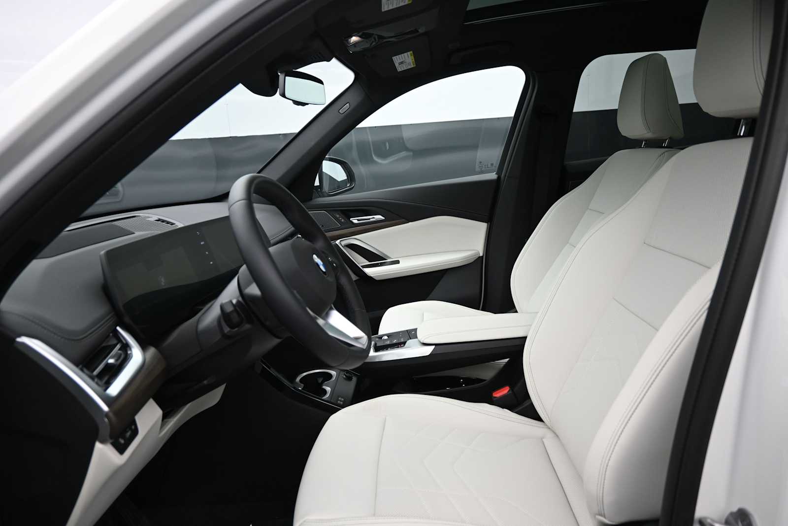 Thumbnail: 2026 BMW X1 - 10