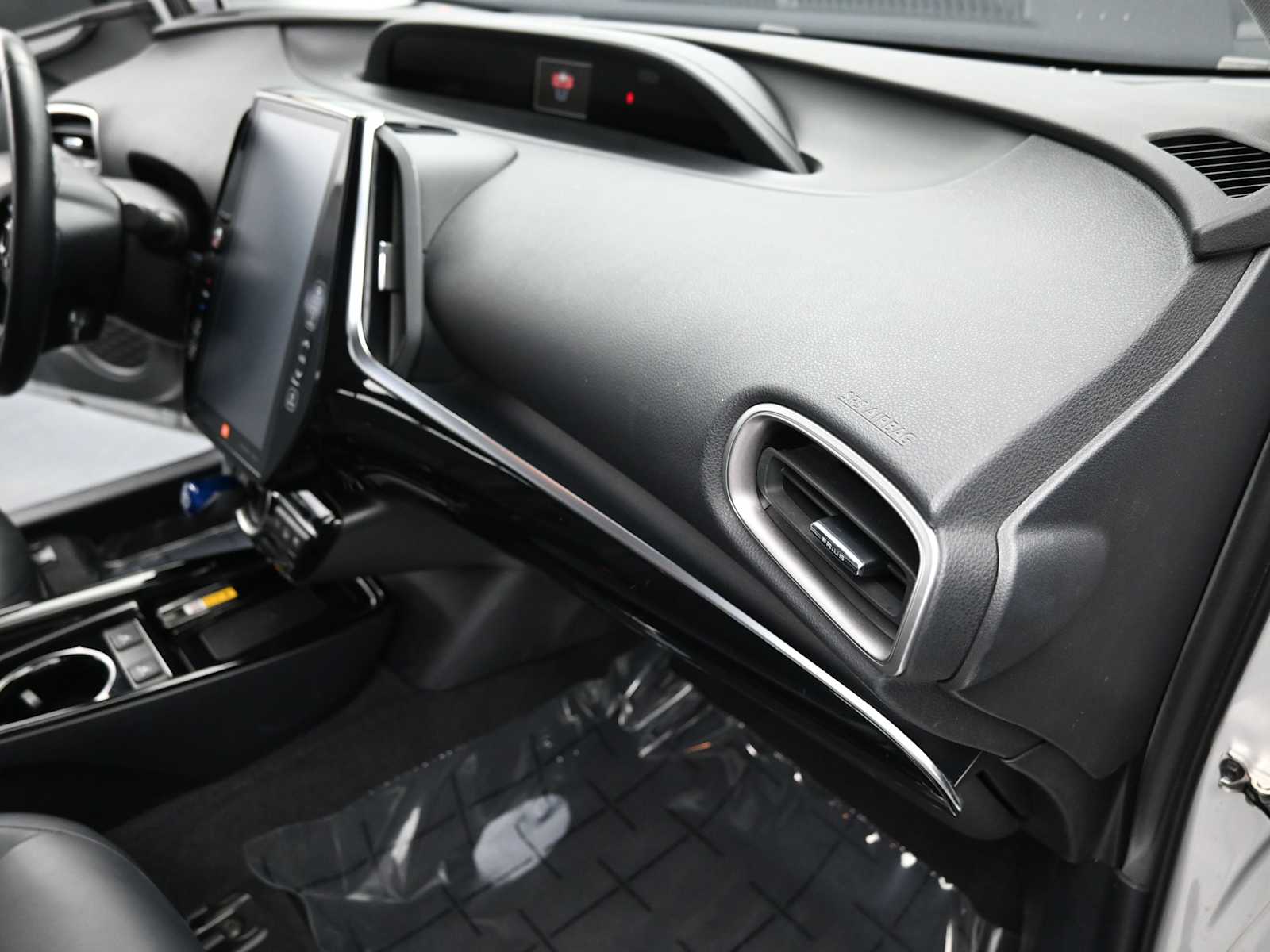 Thumbnail: 2021 Toyota Prius Prime - 15