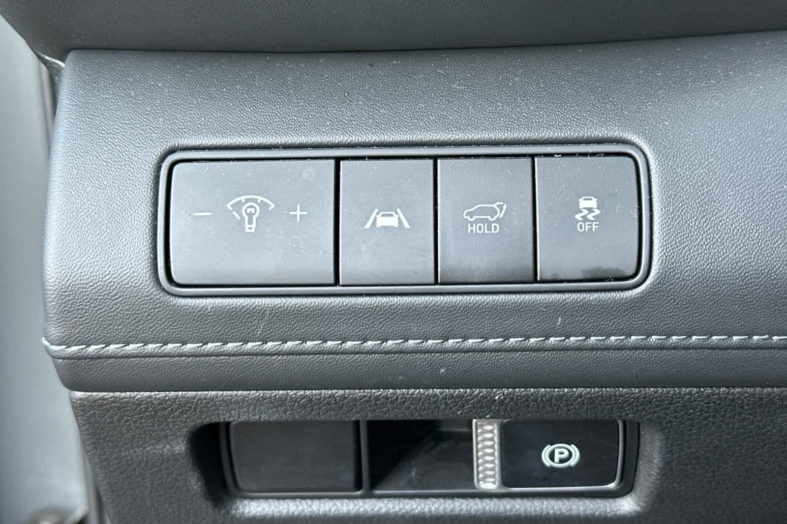 Thumbnail: 2023 Hyundai Santa Fe - 32