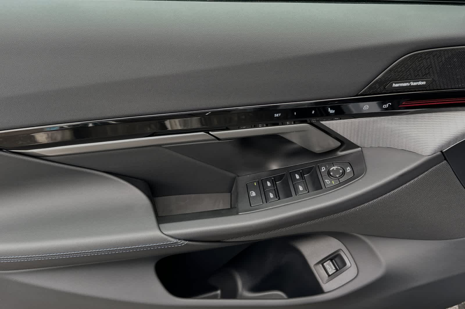 Thumbnail: 2024 BMW 5 Series - 13