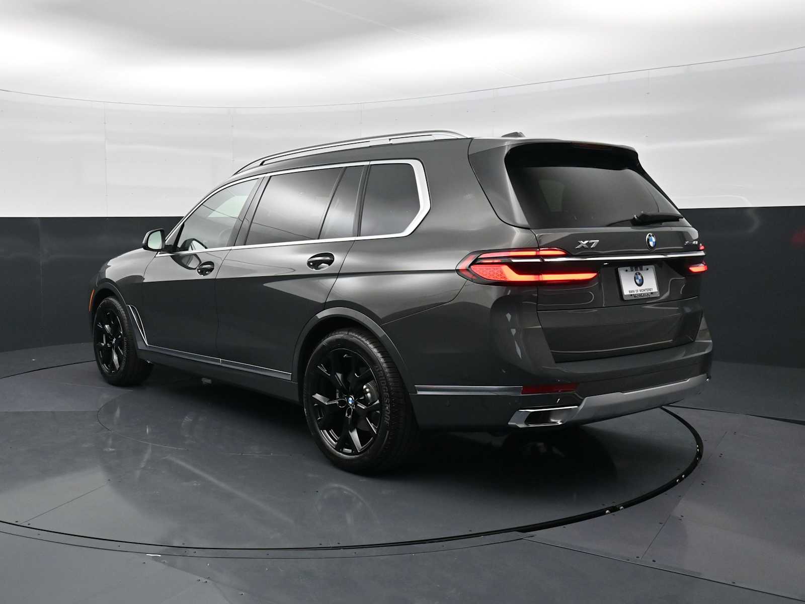 Thumbnail: 2027 BMW X7 - 7