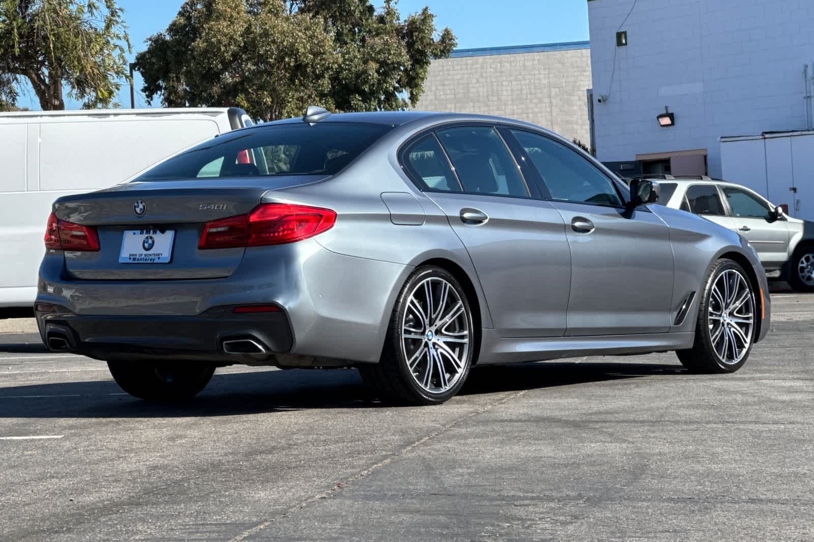 2019 Bmw 540i Sedan photo 2