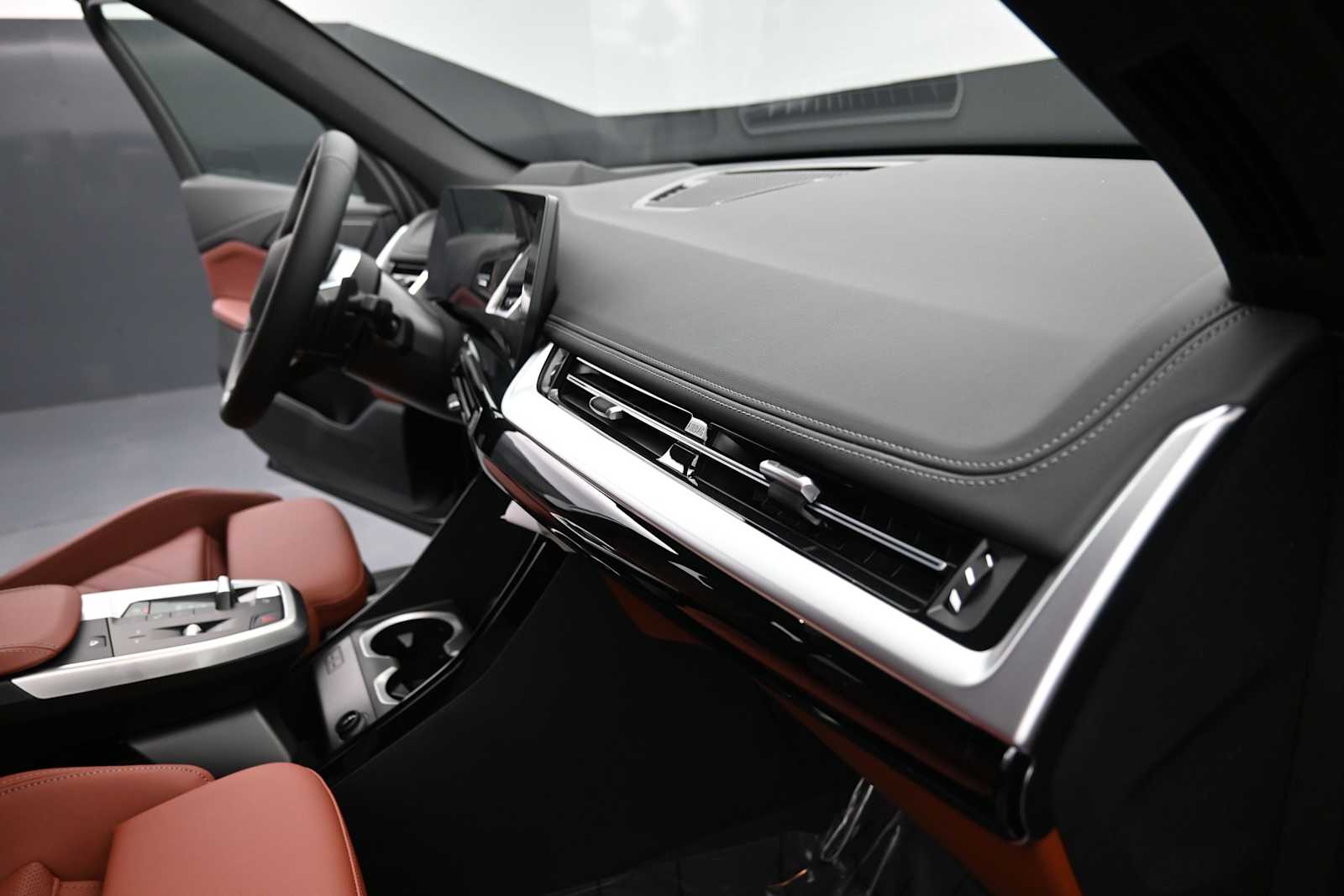 Thumbnail: 2026 BMW X1 - 16