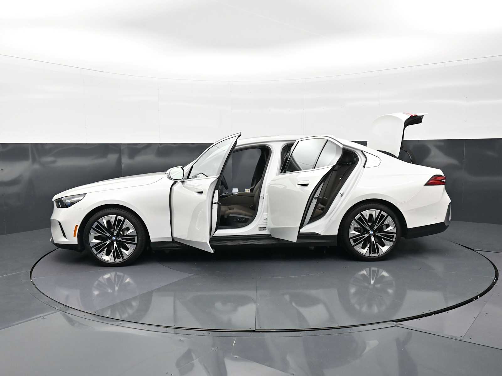 2026 BMW 5 Series 530i - Photo 35