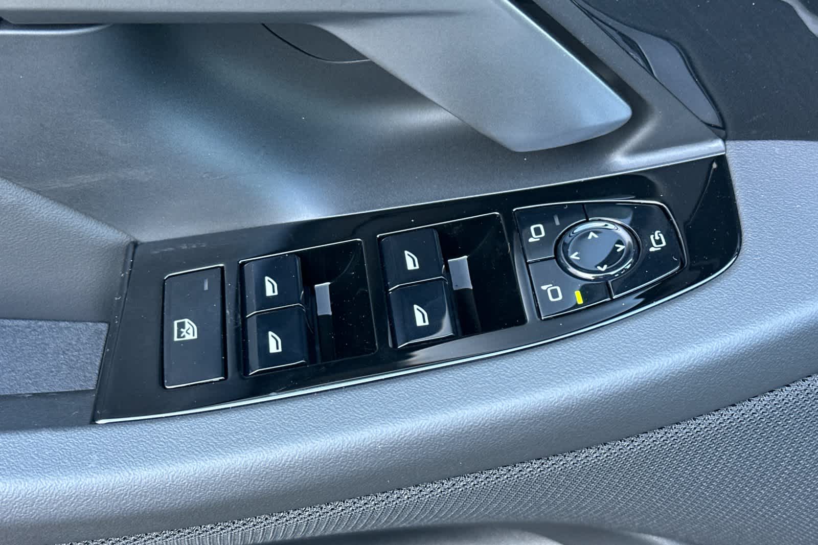 Thumbnail: 2026 BMW 5 Series - 14