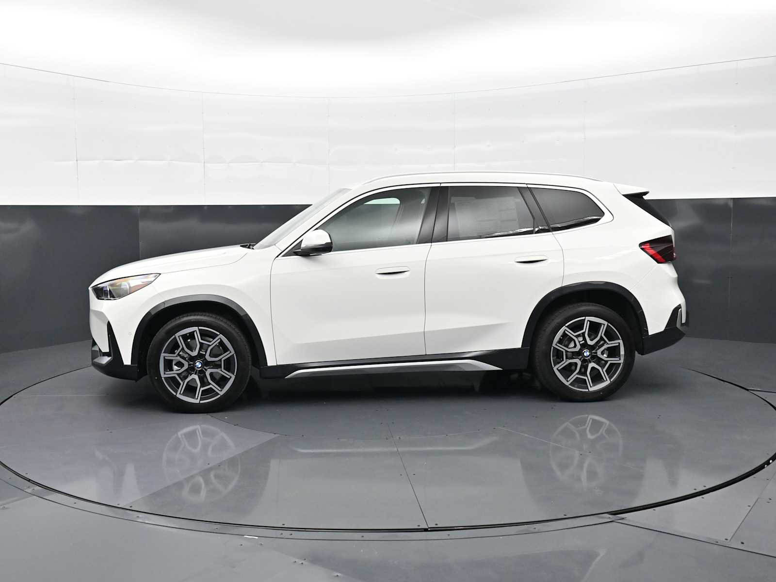 Thumbnail: 2026 BMW X1 - 8
