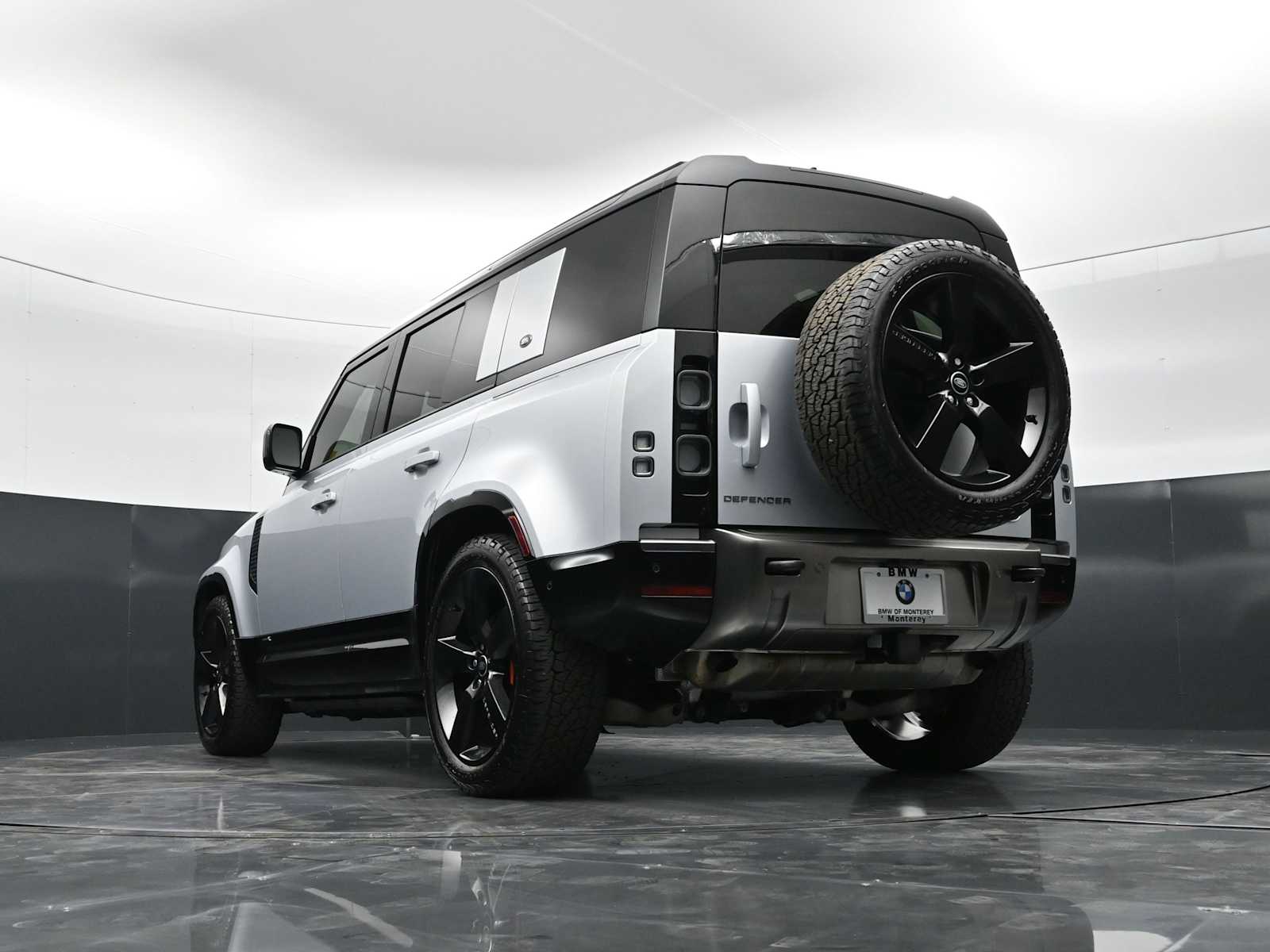 Thumbnail: 2022 Land Rover Defender - 28