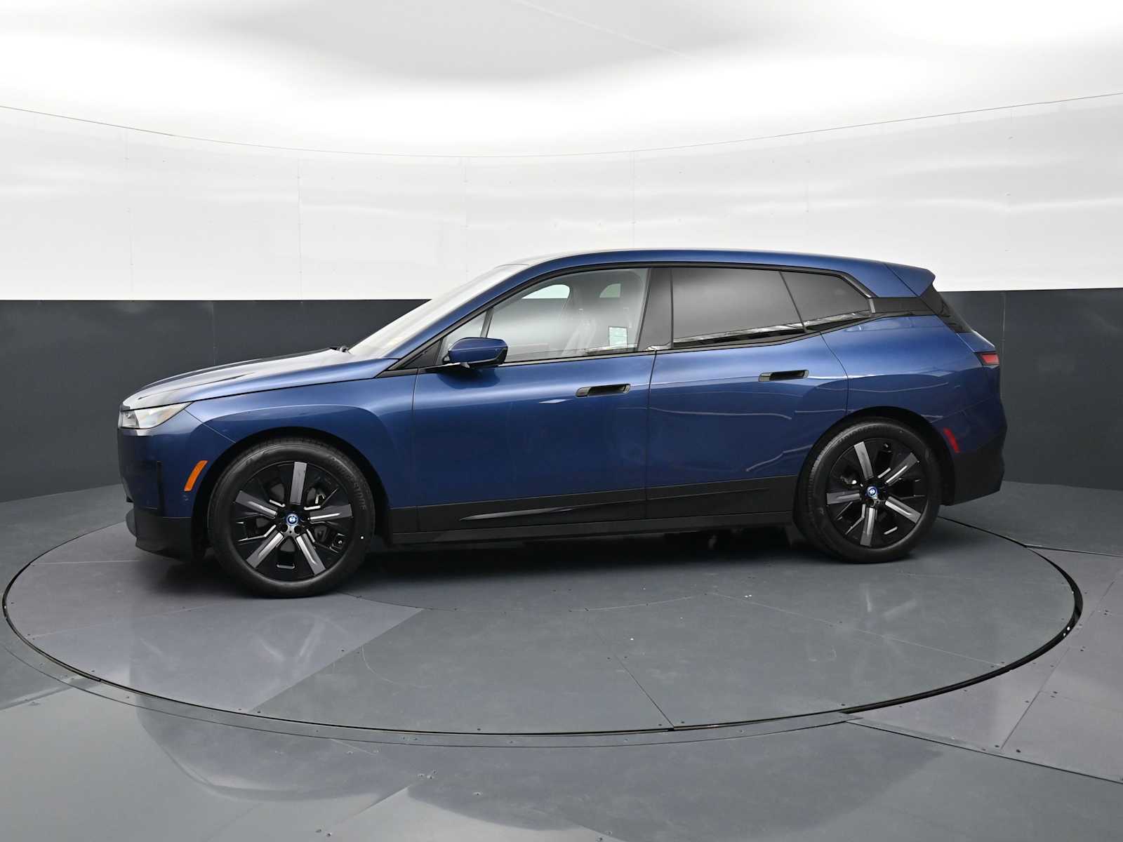 2023 BMW iX Base - Photo 8