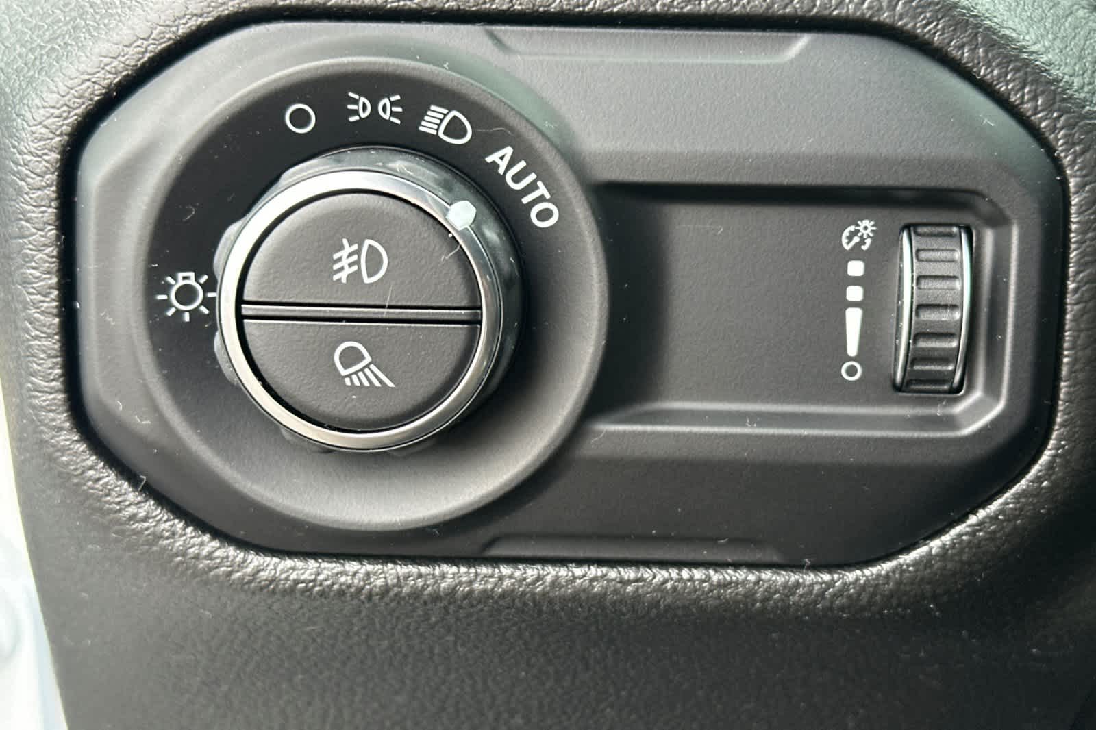 Thumbnail: 2023 Jeep Gladiator - 30