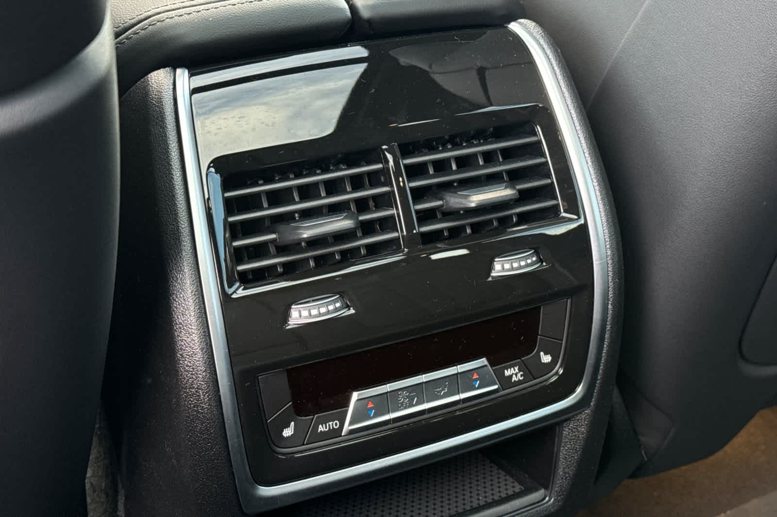 Thumbnail: 2026 BMW X5 - 16