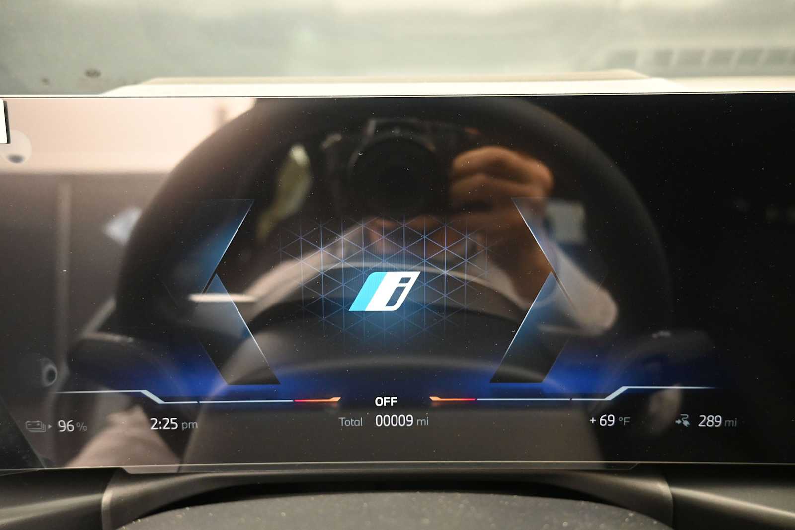 Thumbnail: 2026 BMW i4 - 13