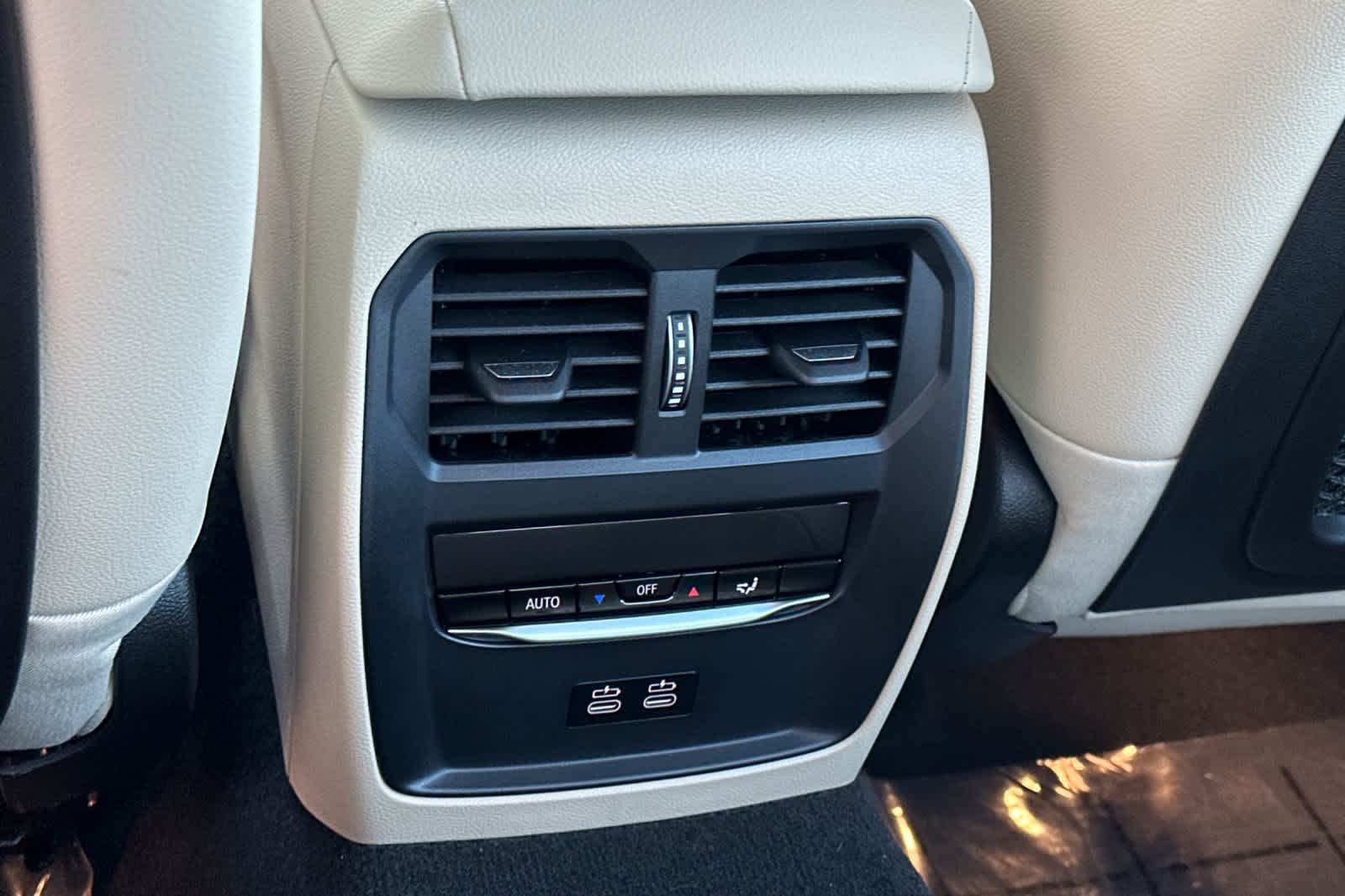 Thumbnail: 2023 BMW 3 Series - 16